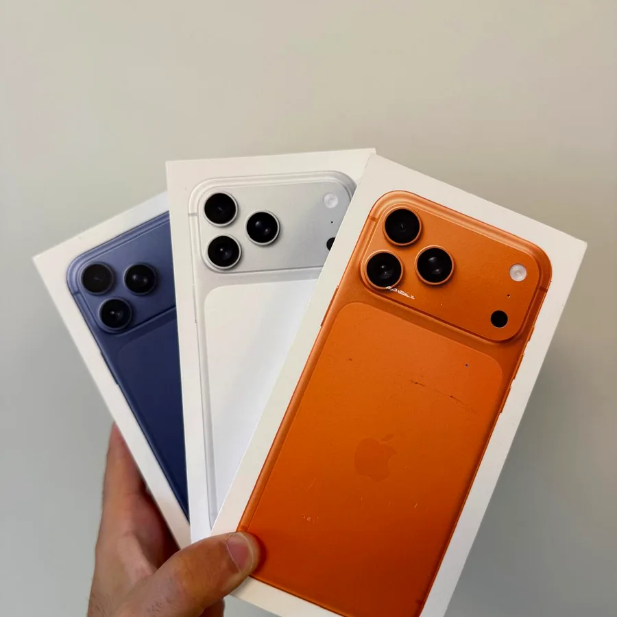Apple iPhone in Originalverpackung, mehrere Farben